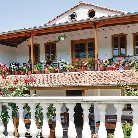 Four-bedroom Holiday In Village Сasa de vacaciones *