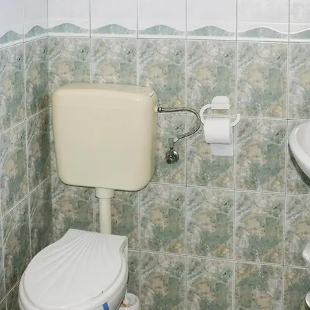 Сasa de vacaciones Four-bedroom Holiday In Village *